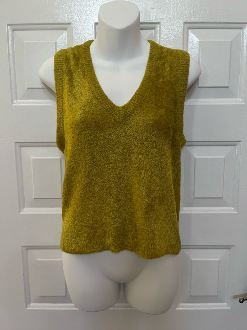karen kane vest sleeveless sweater fuzzy soft green gold yellow Small
